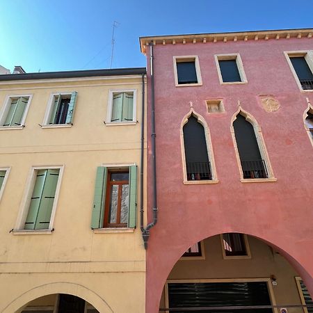Appartamento Ai Portici Di Via Savonarola Padova Exterior photo